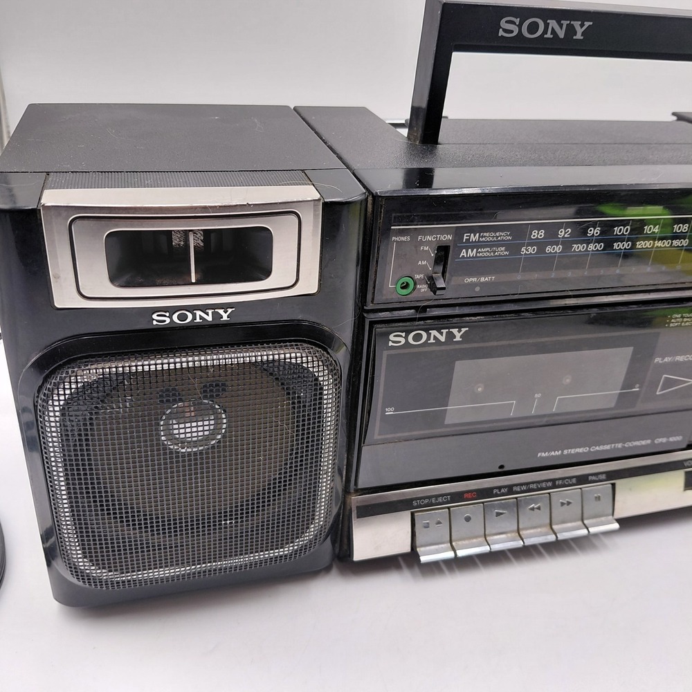 Vintage Sony CFS-1000 Stereo AM/FM Radio Cassette-Recorder Boombox Read